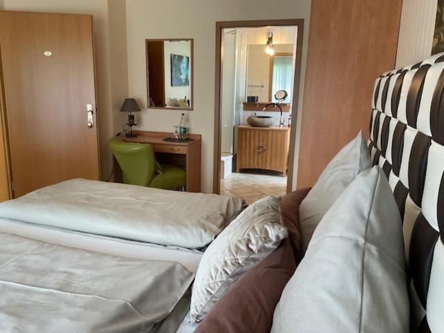 Zu Jeddelohs Lodge Hotel Gladenbach Eksteriør billede